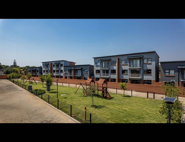 3 BEDROOM APARTMENT FOR SALE IN SINOVILLE